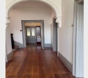 : Freshly painted archway and hallway restored to original heritage style in Dulwich Hill